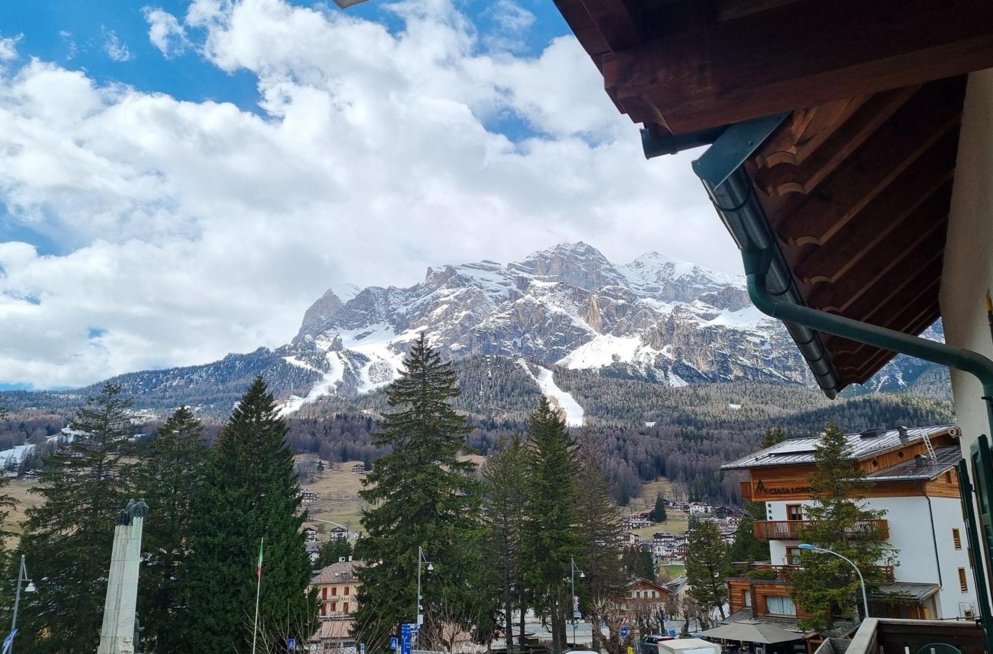 Hotel Meuble Oasi Cortina d'Ampezzo Exterior foto
