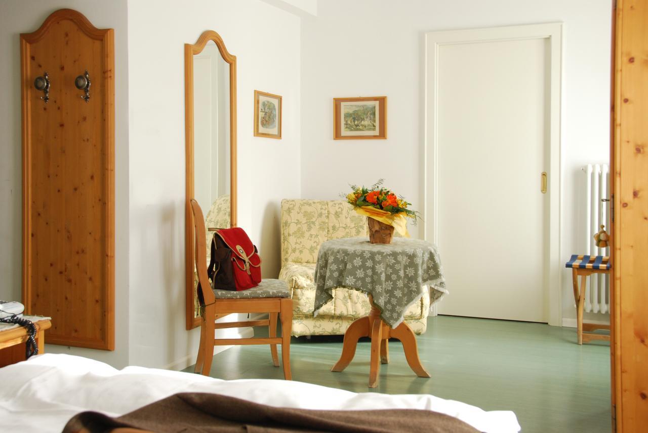 Hotel Meuble Oasi Cortina d'Ampezzo Exterior foto