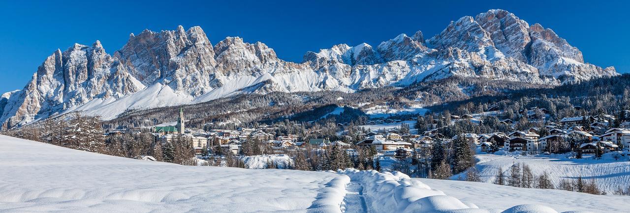Hotel Meuble Oasi Cortina d'Ampezzo Exterior foto